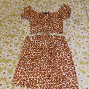 Orange floral two piece skirt/top set. Brand new mint condition